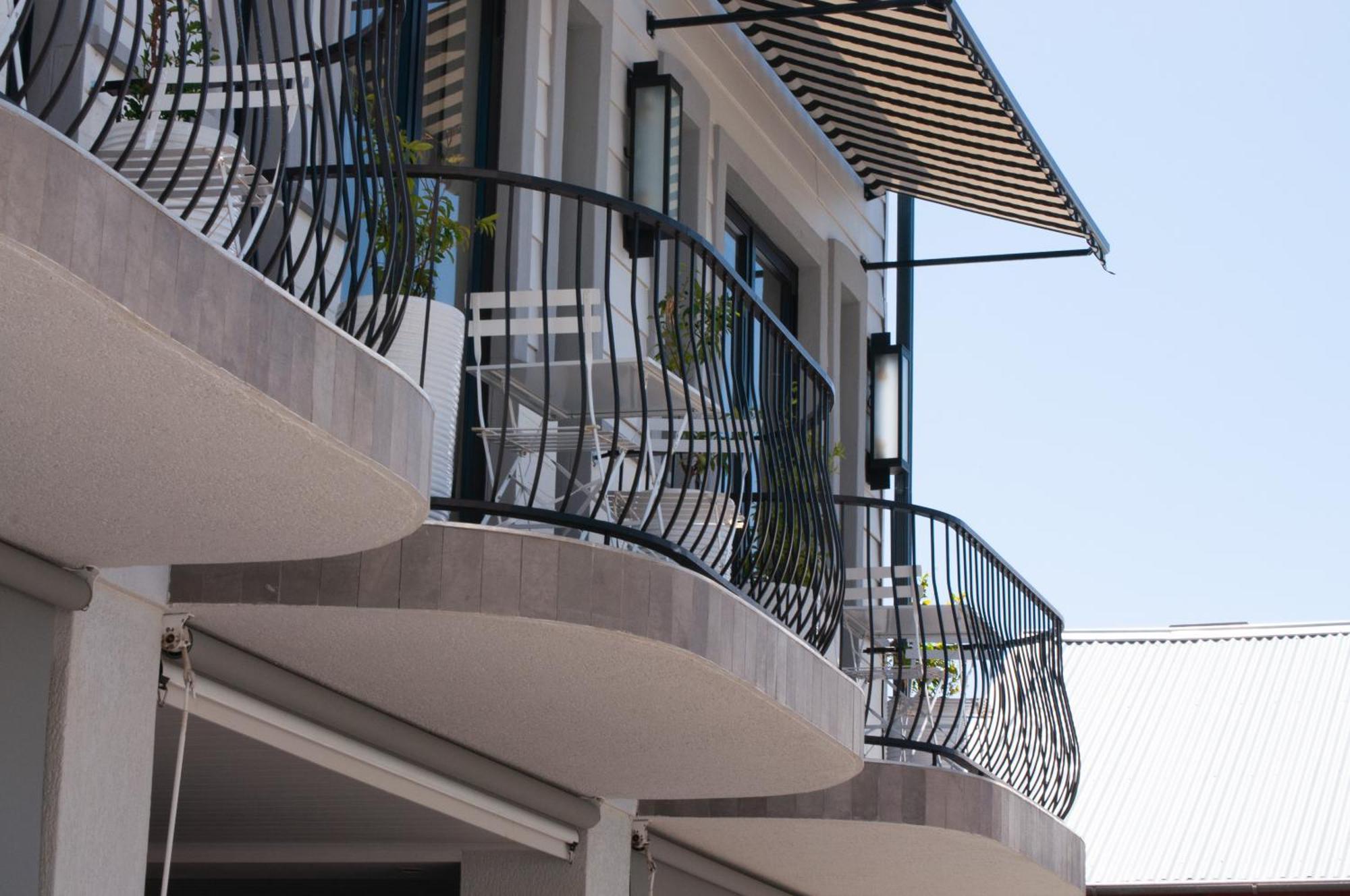The Weinberg Windhoek Ruang foto A balcony